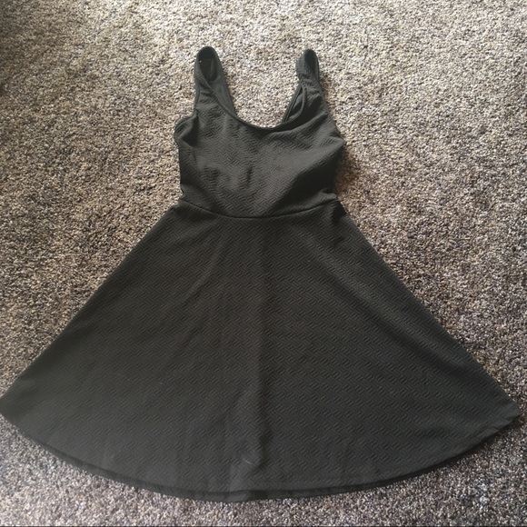 EUC Black Bow Dress - Picture 4 of 6